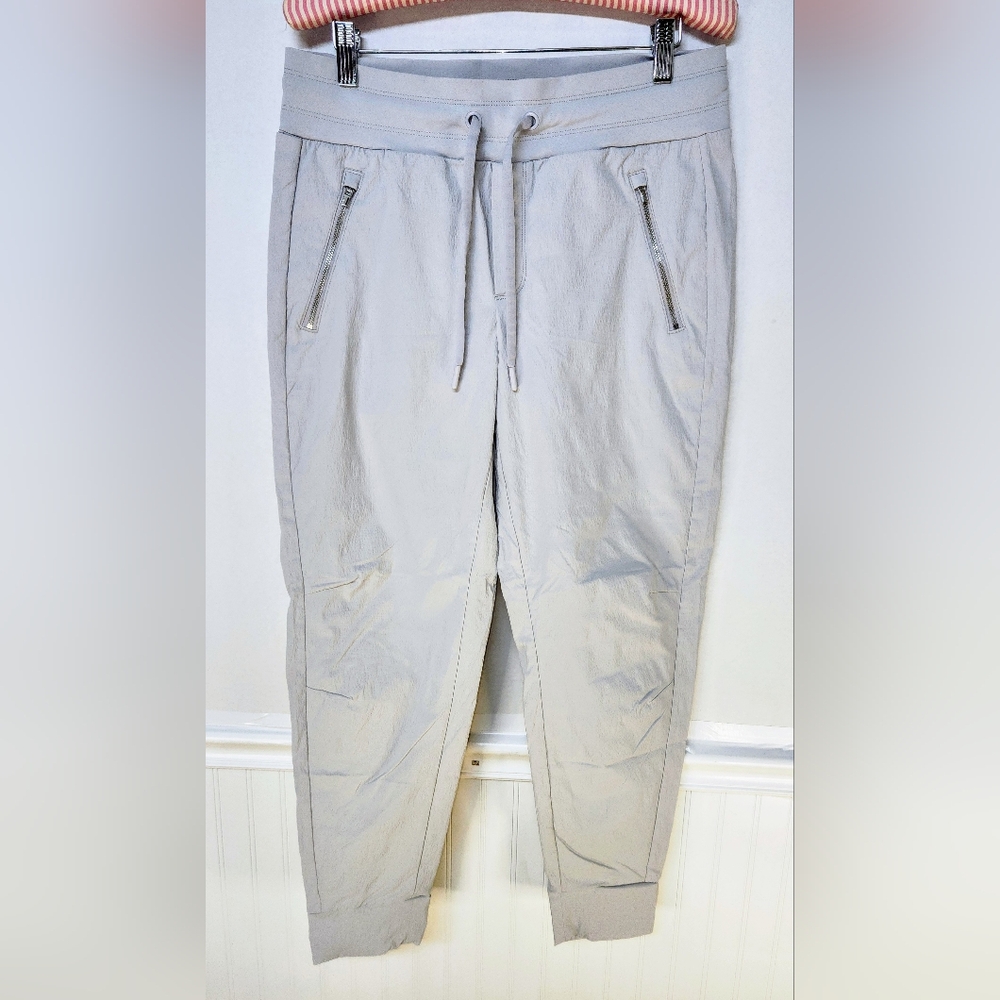Athleta Trekkie North Jogger Pants Womens Size 8 Nylon Stretch Athleisure 0048